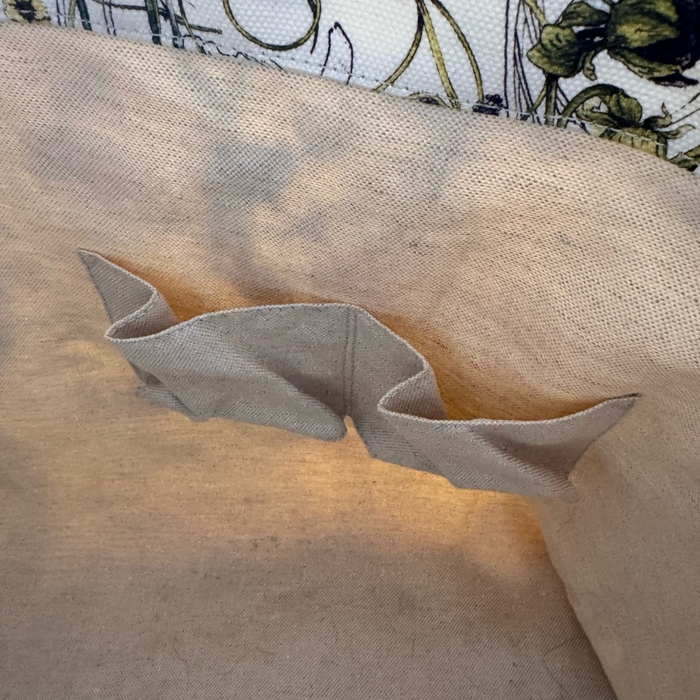 GUCCI authentic Flora tote - Picture 7 of 12